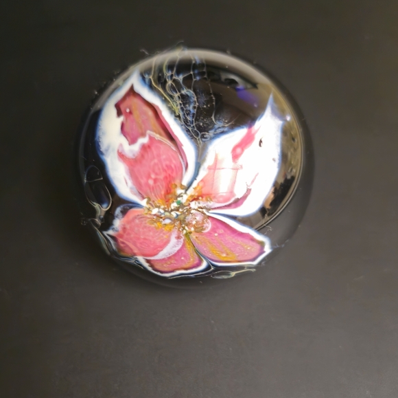 VINTAGE ERIC BRAKKEN MODERN STUDIO ART GLASS ROUND PAPER WEIGHT - Picture 3 of 5